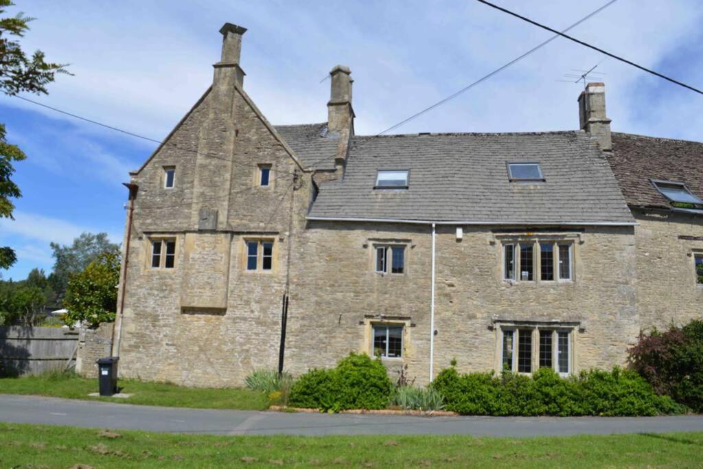 דירות סירנססטר The Old Manor Coach House מראה חיצוני תמונה